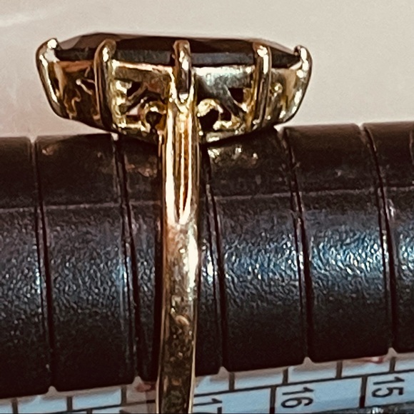 ❣️Splendid 14k Gold Vintage Oval Cut Garnet ring! Elegant and Classic! - Picture 14 of 15